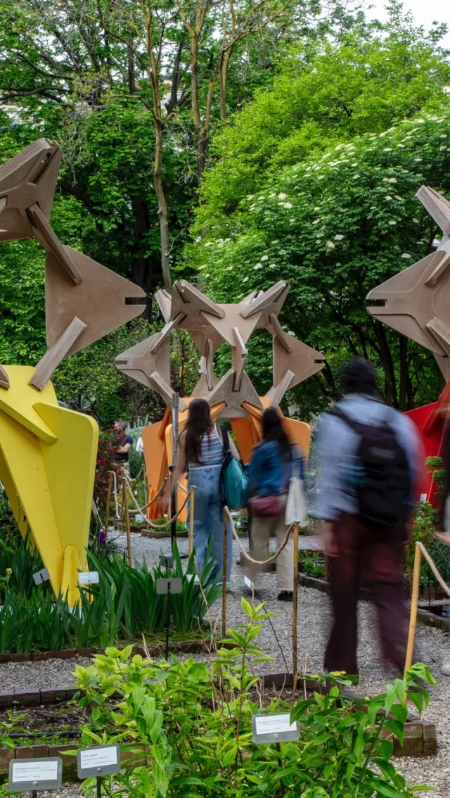 𝗪𝗮𝘁𝗰𝗵𝗶𝗻𝗴 𝘁𝗵𝗲 𝘀𝘂𝗻𝗥𝗜𝗖𝗘  There are only two days left to see sunRICE, our installation for Milan Design Week 2024, in the fantastic setting of the Orto Botanico di Brera.  The installations, inspired by Yona Friedman’s metabolic structures, represent our latest step in experimenting with materials. After tomatoes, coffee, and mycelium, we are now focusing on rice: the world’s most consumed cereal. This becomes a reflection on how we conceive the built world and how we can use the waste from the materials of our daily lives.  What can we do with rice waste? The debate is just beginning, but with sunRICE, we want to say that we shouldn’t limit ourselves. The possibilities are endless, and as we often say here at CRA, our best project is the one that we are yet to do!  @crassociati #CarloRatti @italorotastudio @internimagazine @eni @fuorisalone @ricehouse.it #InterniFuoriSalone #milanodesignweek #milanodesignweek2024 #mdw2024
